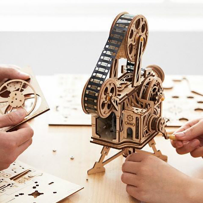 Robotime 3D DIY Wooden Puzzle Mechanical Gear Vintage Vitascope Projector LK601
