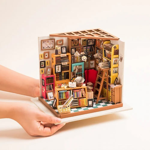 Robotime 1:24 DIY Miniature Mini Dollhouse Kit Model Home Deco Sam's Study DG102