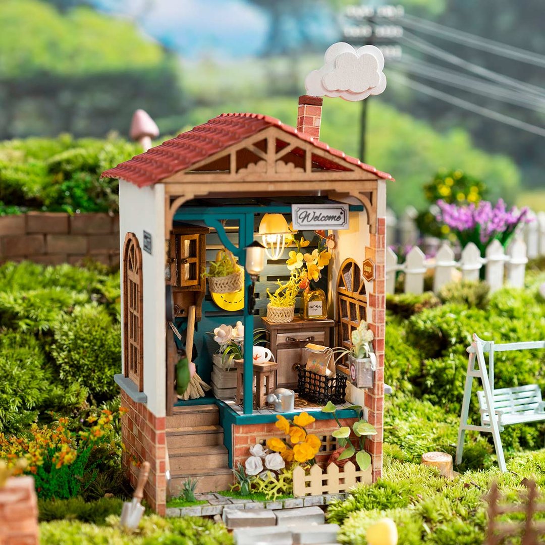 Robotime 3D DIY Wooden Puzzle Dream Yard DIY Miniature Dollhouse DS012
