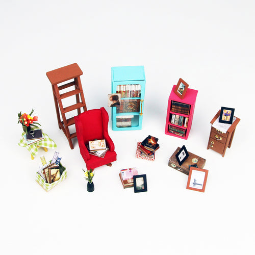 Robotime 1:24 DIY Miniature Mini Dollhouse Kit Model Home Deco Sam's Study DG102