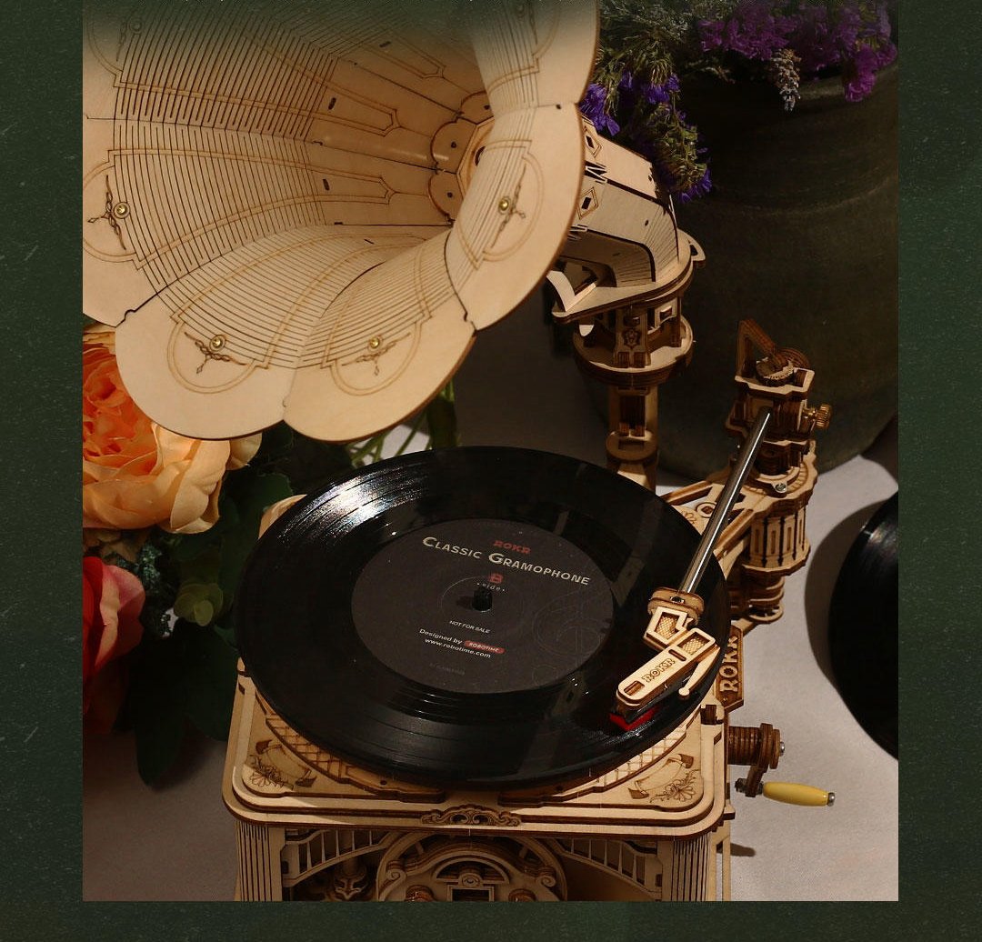 ROBOTIME DIY Crank Classic Gramophone Wooden Model Building Kit Assembly Toy Gift LKB01