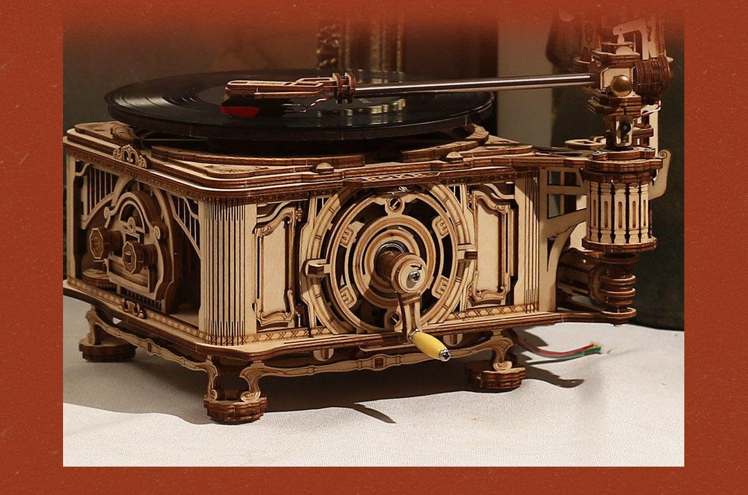 ROBOTIME DIY Crank Classic Gramophone Wooden Model Building Kit Assembly Toy Gift LKB01