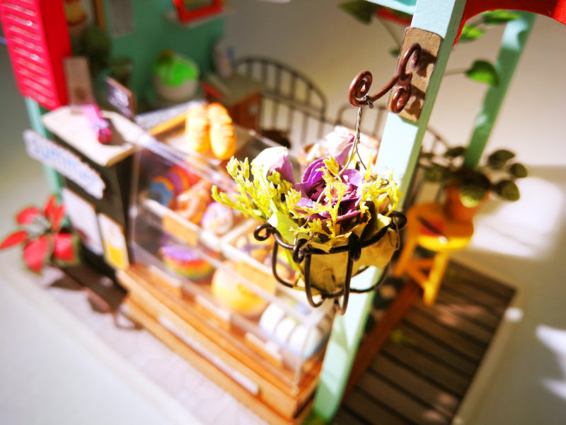Robotime 1:24 DIY Miniature Mini Dollhouse Kit Home Decor Dessert Shop DGM06