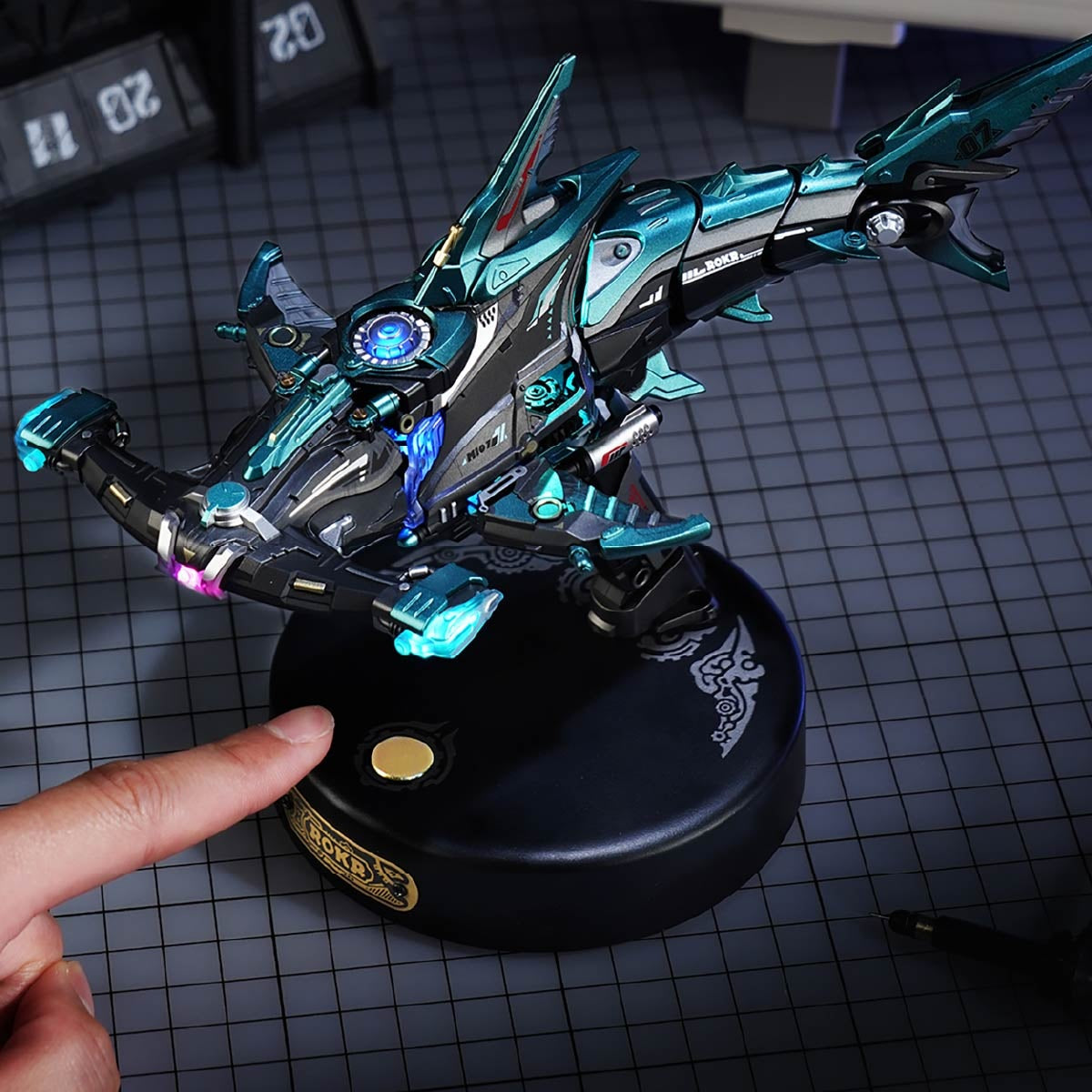 ROKR Hammerhead Shark MI07 - control button close-up