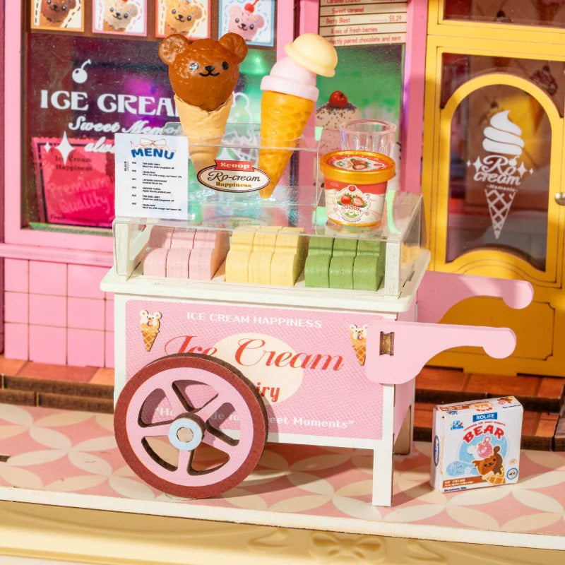 Rolife Sweet Scoopery Ice Cream DP002 detailed view of the pastel ice cream counter and bear cone
