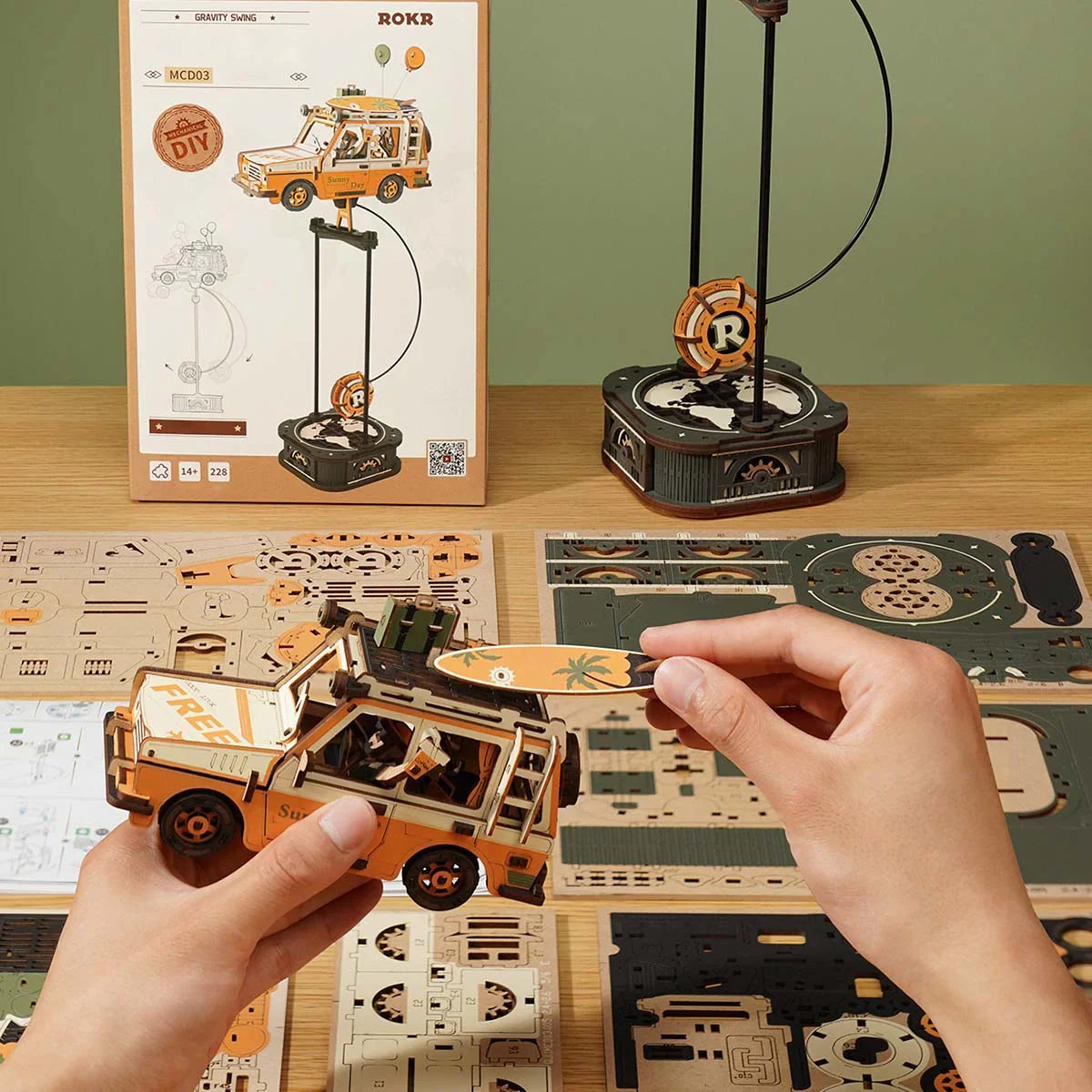 ROKR Road Tripper Pendulum Balance Toy 3D Puzzle - MCD03 | Wooden Vintage Car Kinetic Desk Toy
