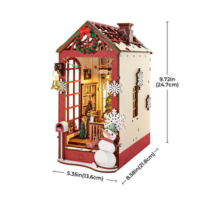 Christmas Indoor Scene (TGC07) | Warm Light Book Nook Display