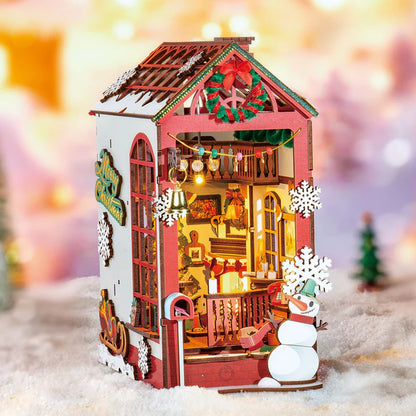 Christmas Indoor Scene (TGC07) | Warm Light Book Nook Display