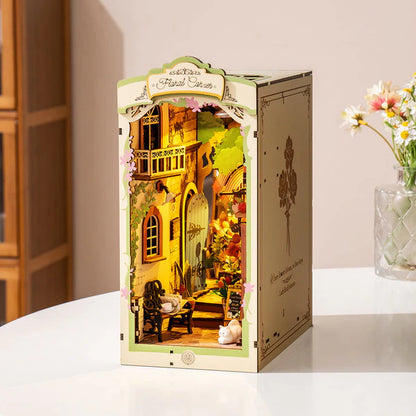 Floral Corner (TGB09) | Warm Light Book Nook Display