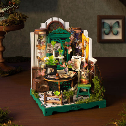 Rolife Rolife Potions Workshop DS057 - green miniature potions workshop display