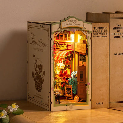 Floral Corner (TGB09) | Warm Light Book Nook Display