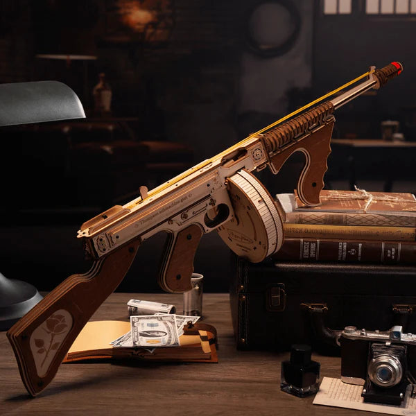 Thompson Submachine Toy Gun (LQB01) | Drum Magazine Shooter Display