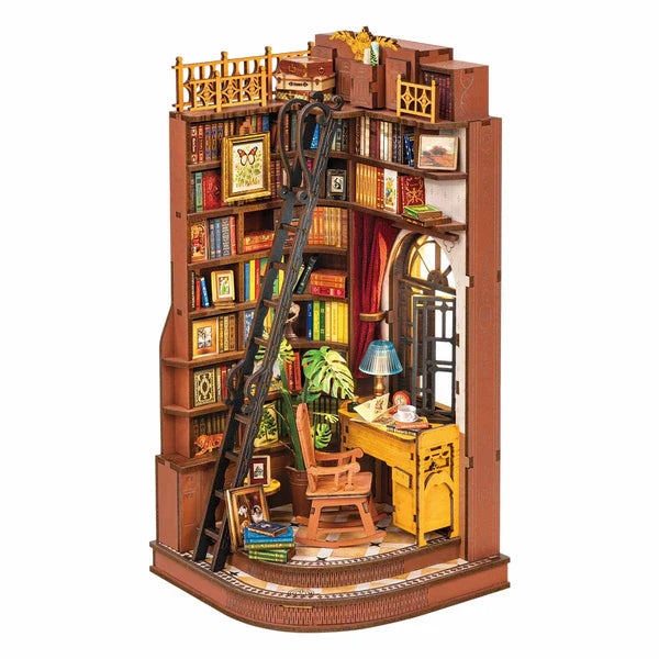 Silent Corner Study (TGE02) | Warm Light Book Nook Display