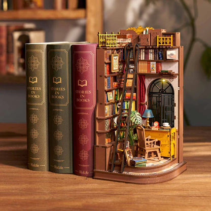 Silent Corner Study (TGE02) | Warm Light Book Nook Display