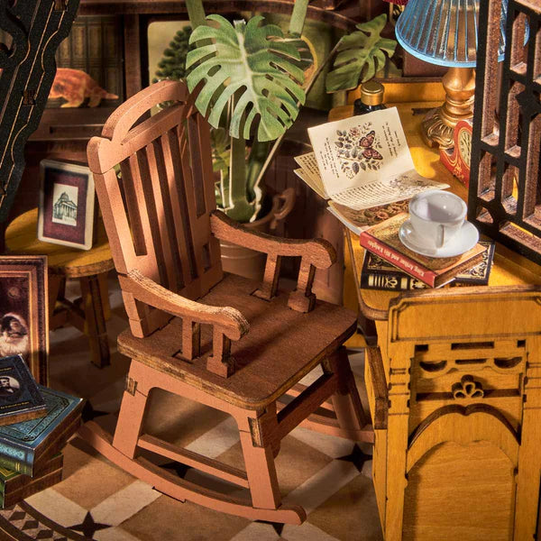 Silent Corner Study (TGE02) | Warm Light Book Nook Display